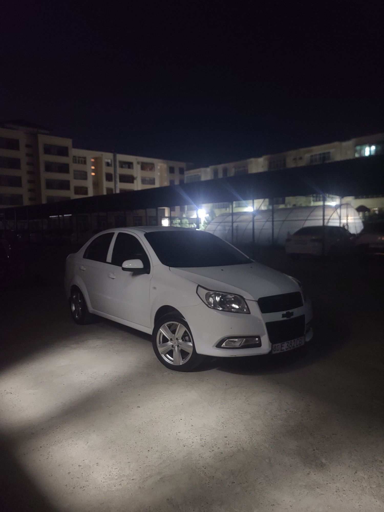 Leuxs saka R16 ho