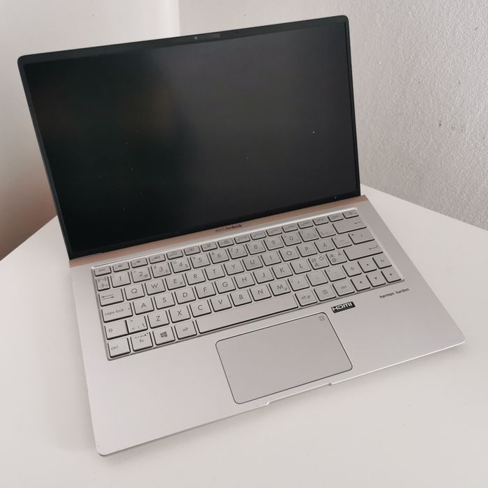 Laptop Asus Zenbook UX333F defect