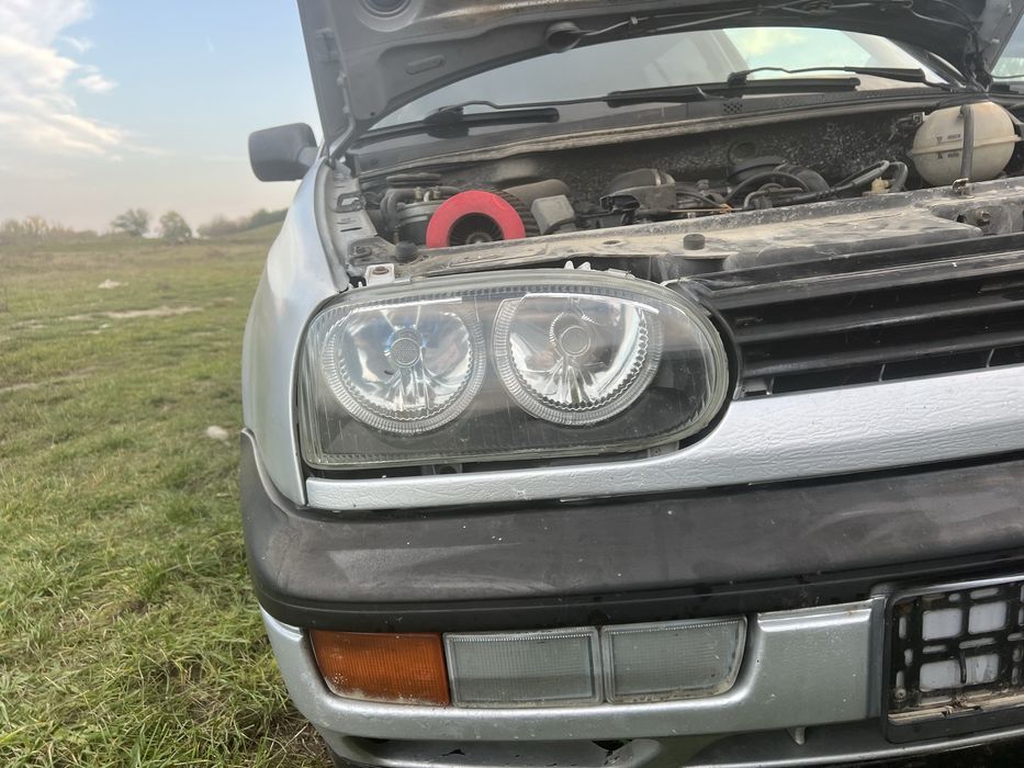 Faruri vw golf 3 bara fata capota motor fab 1994