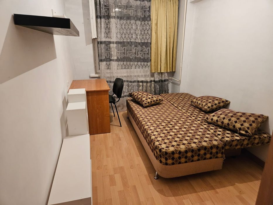 Девушке  изолированную