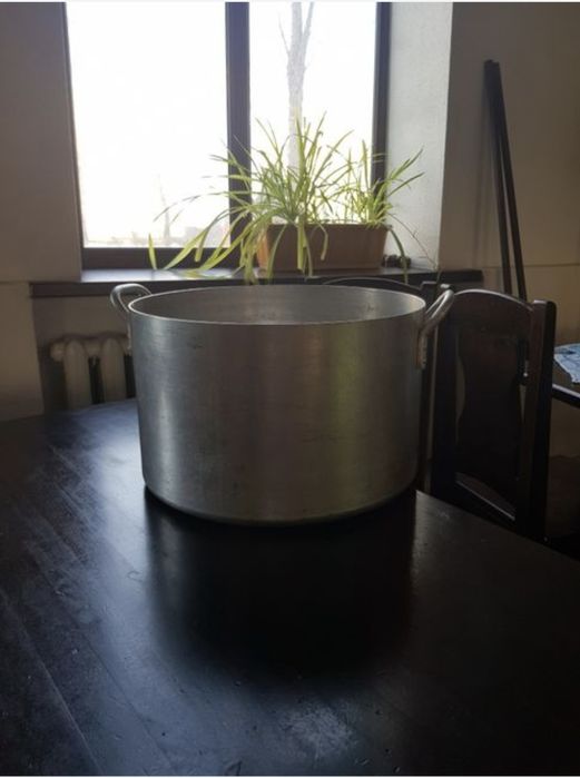 Продам Кастрюли 40л,30л