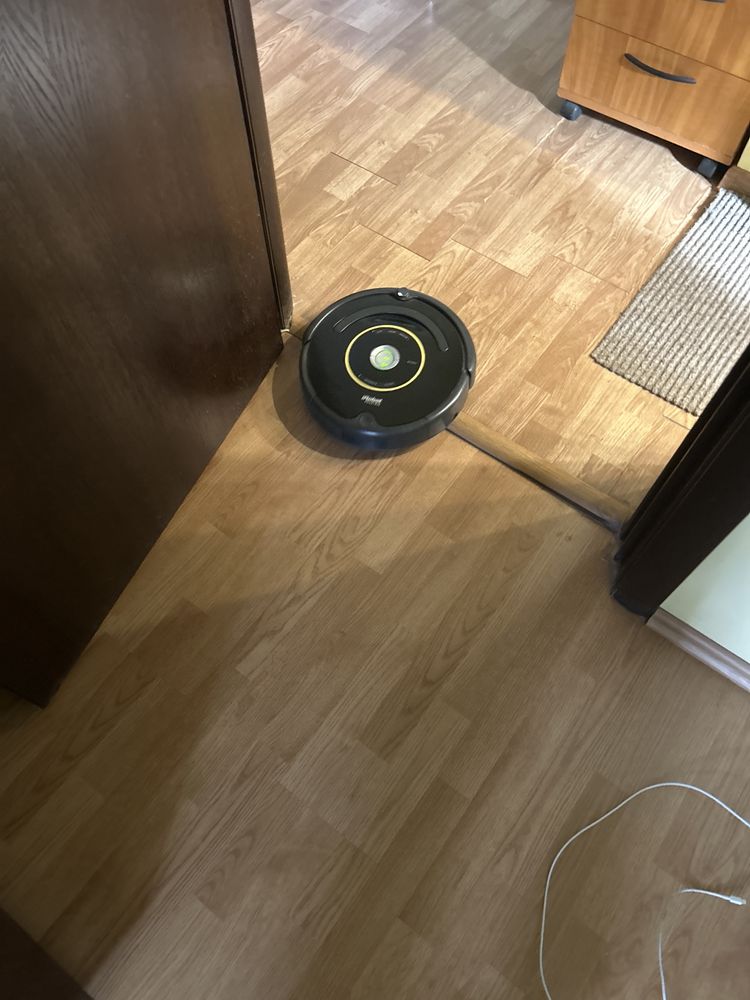 Vând iRobot Roomba 650