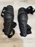 Set genunchiere off road