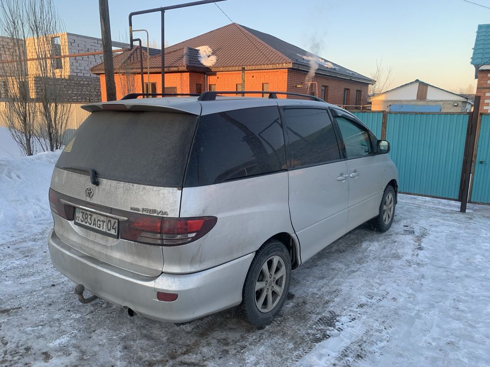 Автомобиль Toyota Previa