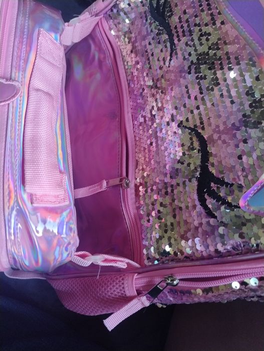 Vând set ghiozdan și lauch-box nou-nout