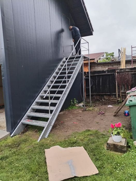Scări zincate galvanizate pentru exterior