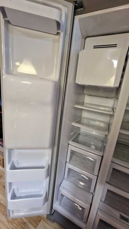 Хладилник с фризер Samsung RSA1ZTPE1/EUR