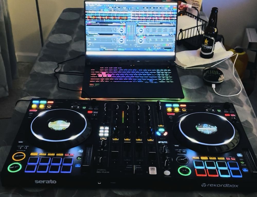 DJ GoGO за сватби, балове и партита