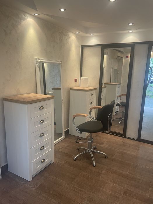 Spatiu frizerie sau manichiura sau cuafura