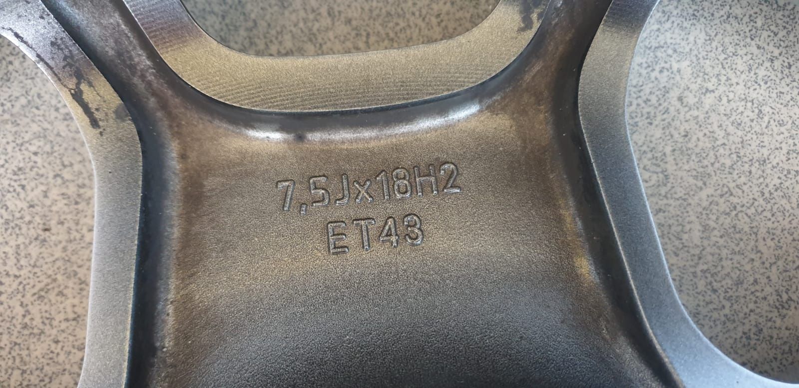 Диски комплект - R 18 разболтовка 5×130.