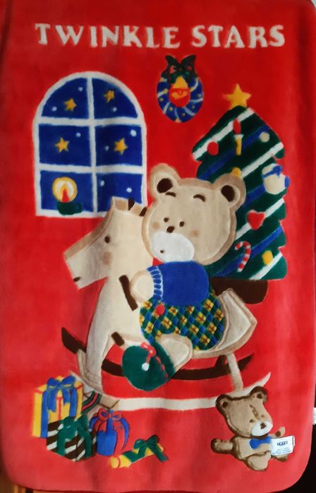 Păturică roșie „Twinkle Stars”, model Crăciun