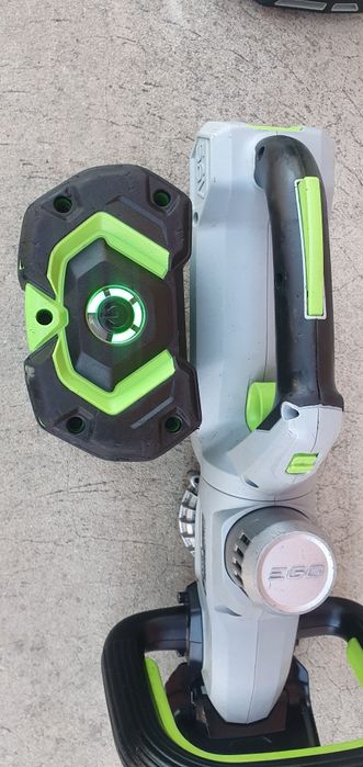 Trimer pe bateri .56v. pentru gard viu