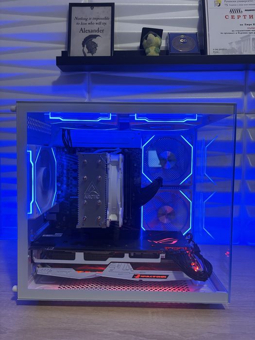 Бял геймърски компютър Ryzen 5500, RX5700XT, 16 ram, 512 ssd, 600W