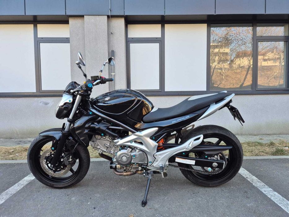 Suzuki Gladius 650 ~ Garantie 12 luni ~ Rate ~