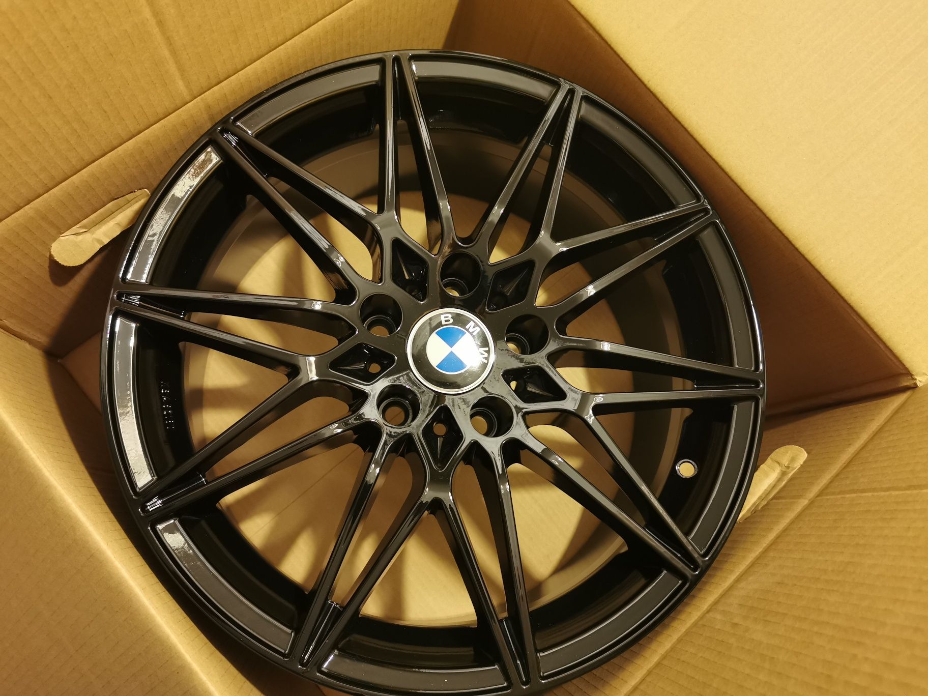 Vand jante de aliaj pentru bmw pe 18 marca Avus model Ac Mb5 black