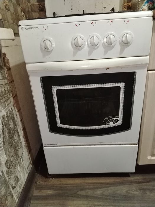 Продам газ плиту Greta