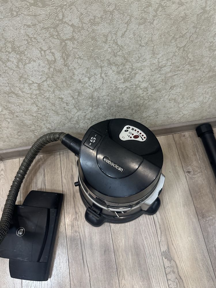 Продам пылесос Roboclean