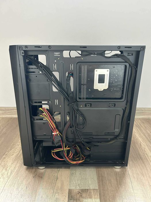 Геймърски компютър: GTX 1660 Super, Intel Core i5-9400F, 32 GB