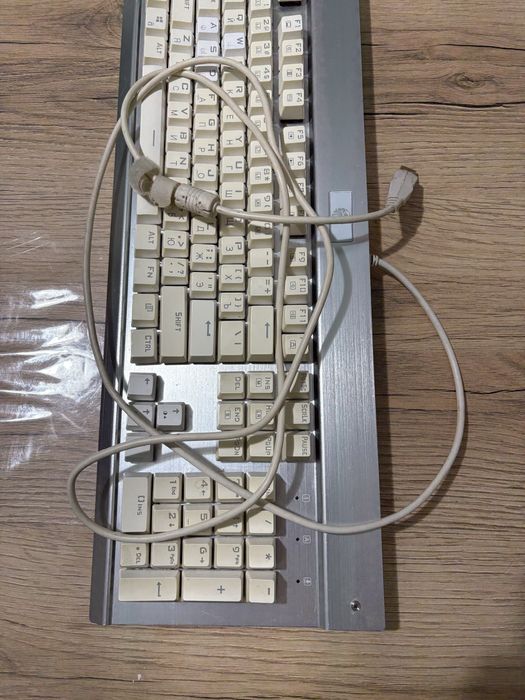 Продаю игровую клавиатуру