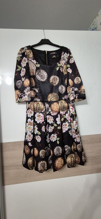 Сатенена рокля за повод или парти