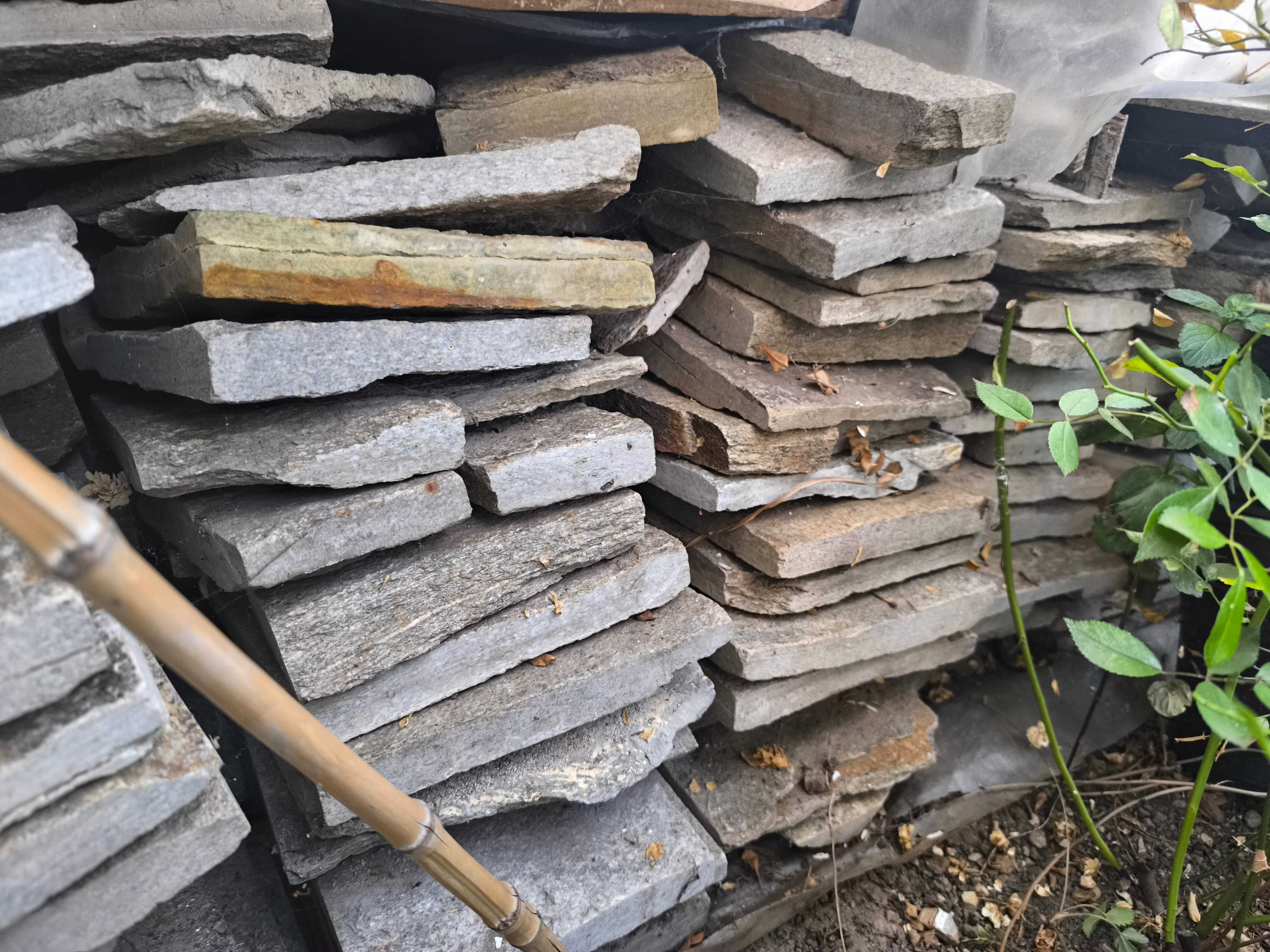 Продавам гранит- различни размери