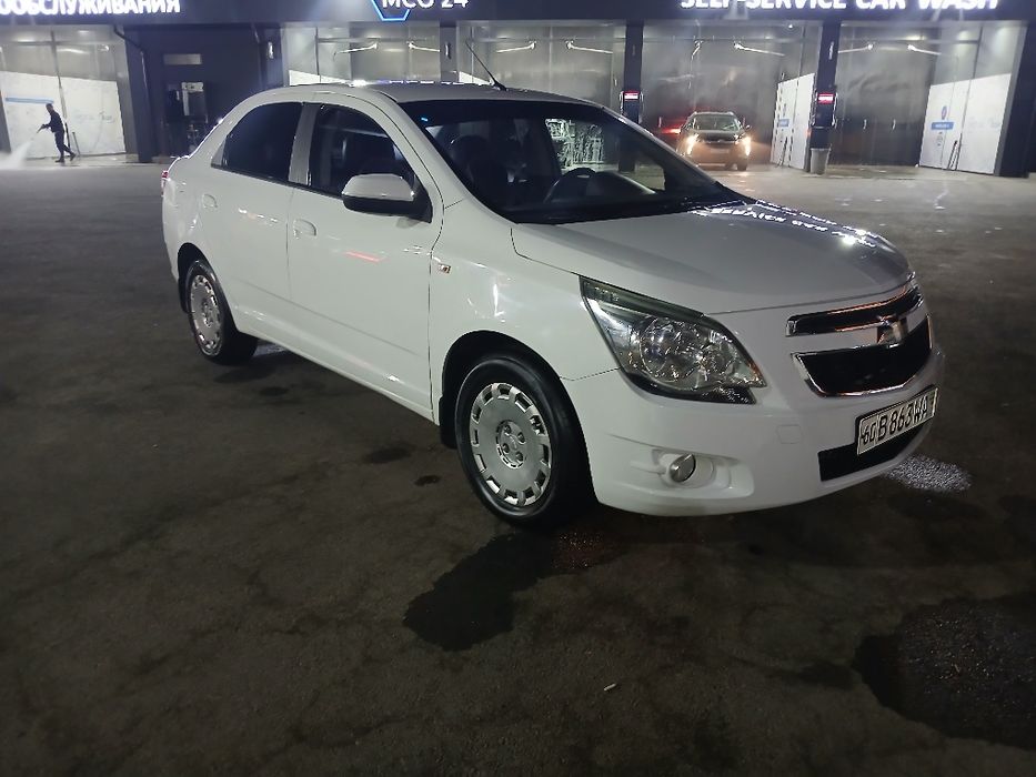 Автомобиль кобальт