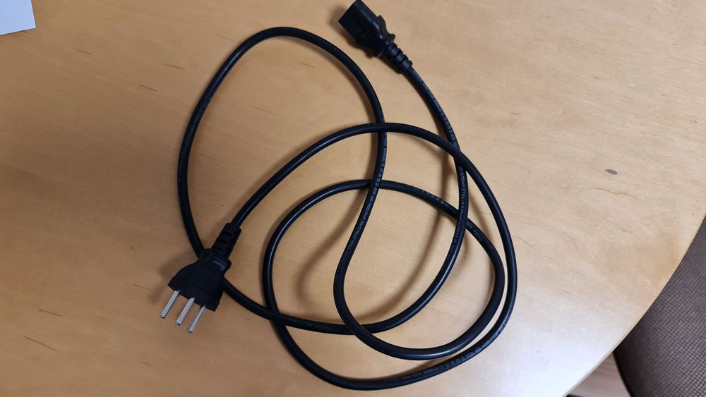 Cablu alimentare calculator