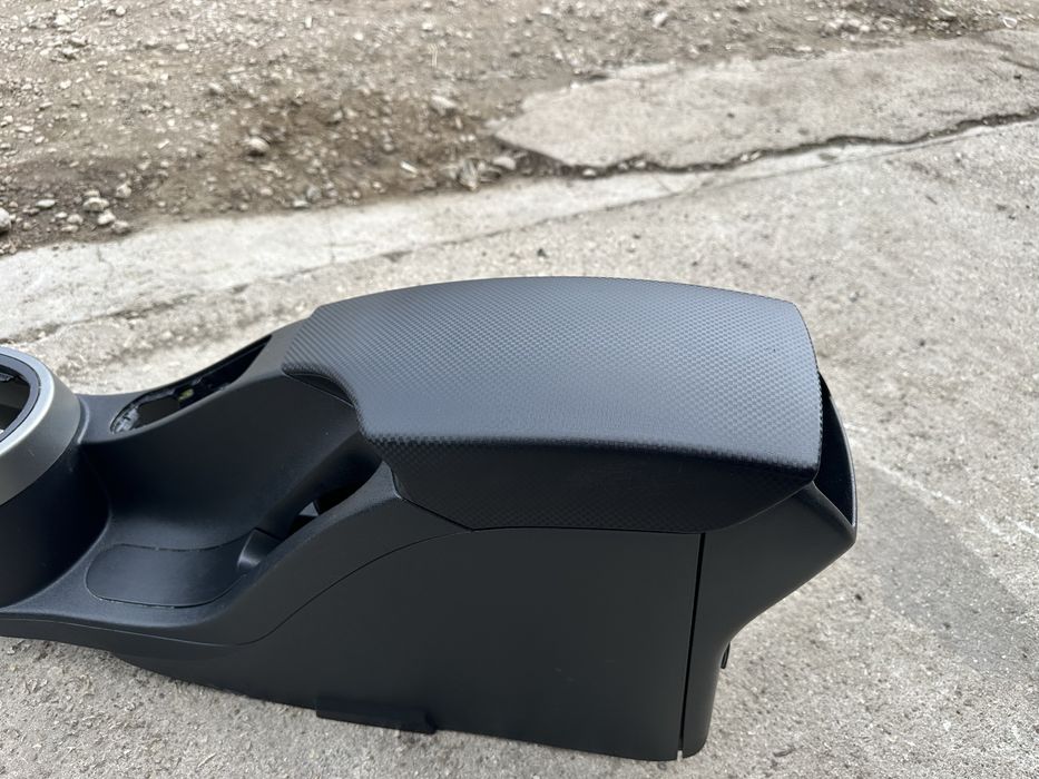 Централна конзола със подлакътник за Сеат Алтеа