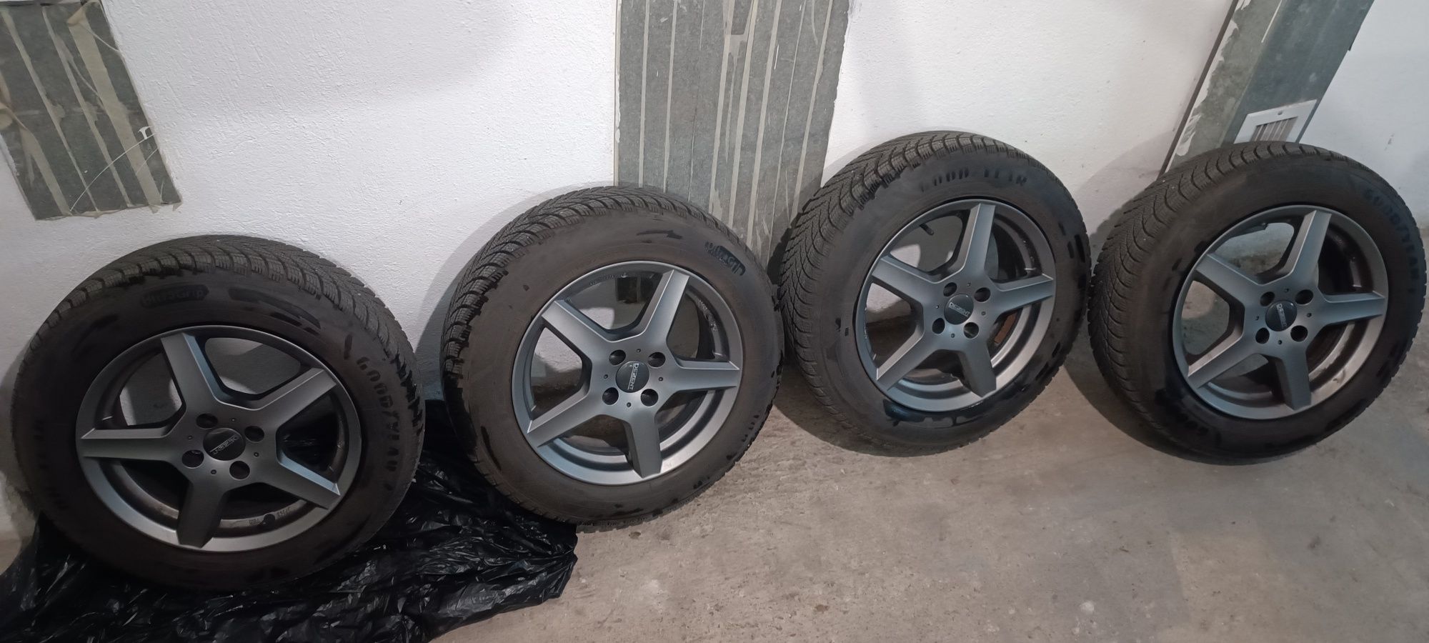 Джанти и гуми Dezent TY Graphite 15" GY Ultra Grip P3 185/65 R15