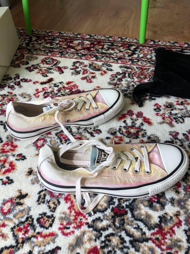 Converse colorați scurti