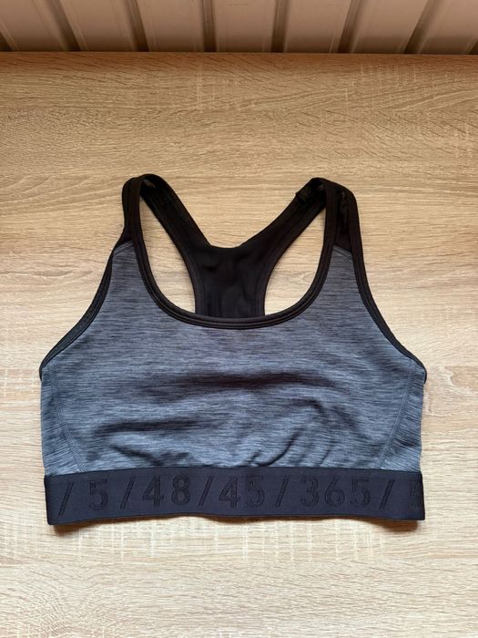 Bustiera neagra sport H&M perfecta pentru sala