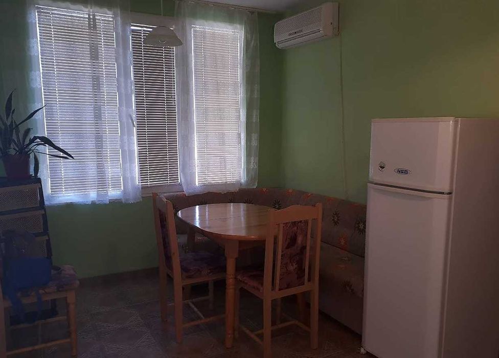 Дава се под наем Едностаен апартамент в Бургас, Меден рудник - зона А - 57 кв.м за 150 € - Снимка #2