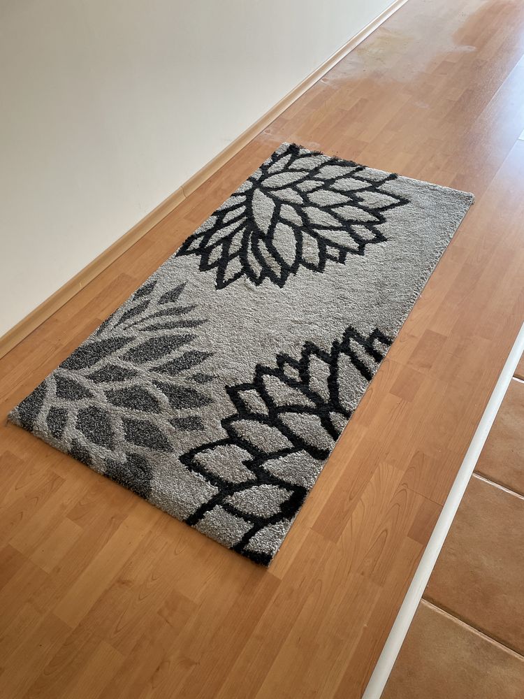 Малък декоративен килим