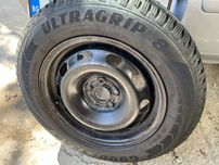 Goodyear Ultragrip 8 зимни гуми 195/65/15 с джанти(4бр.)