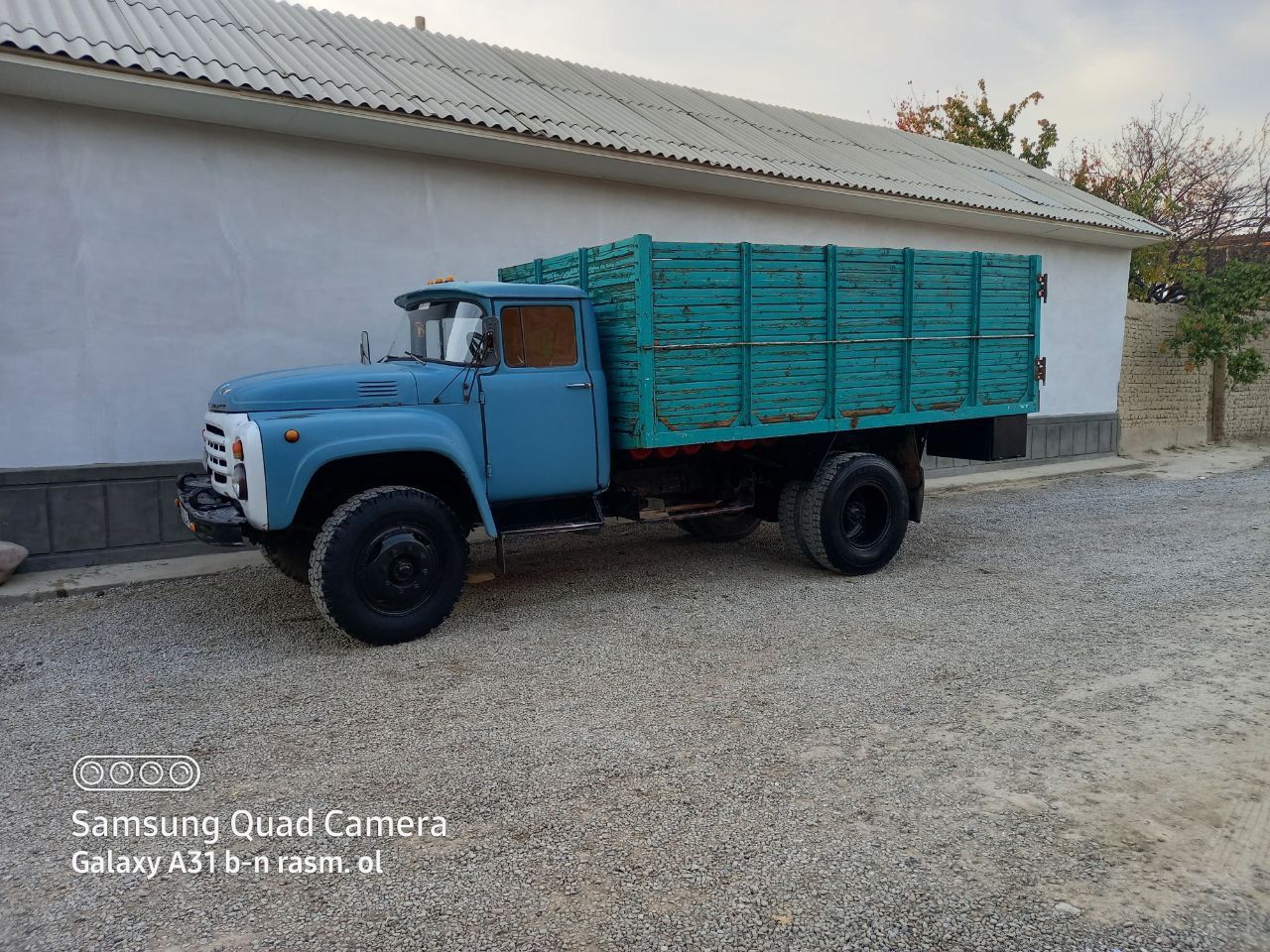 Zil130g sotiladi