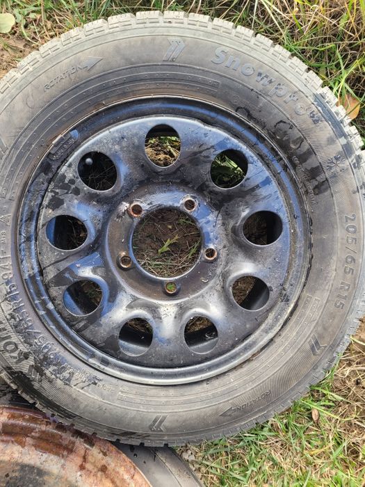 Jenți tabla Nissan Qashqai 5x130 cu cauciucuri iarna bune 205/65/15