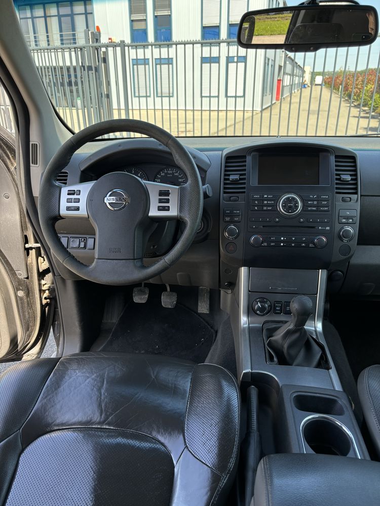 Nissan Navara D40 2011 190 CP 2.5 Diesel Trapa Încălzire Scaune Piele