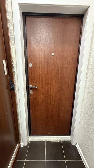 Продам входную дверь