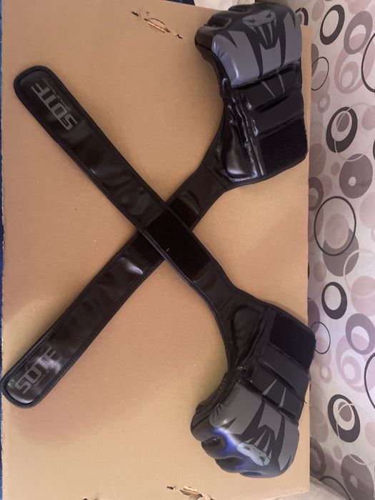 MMA ръкавици Venom