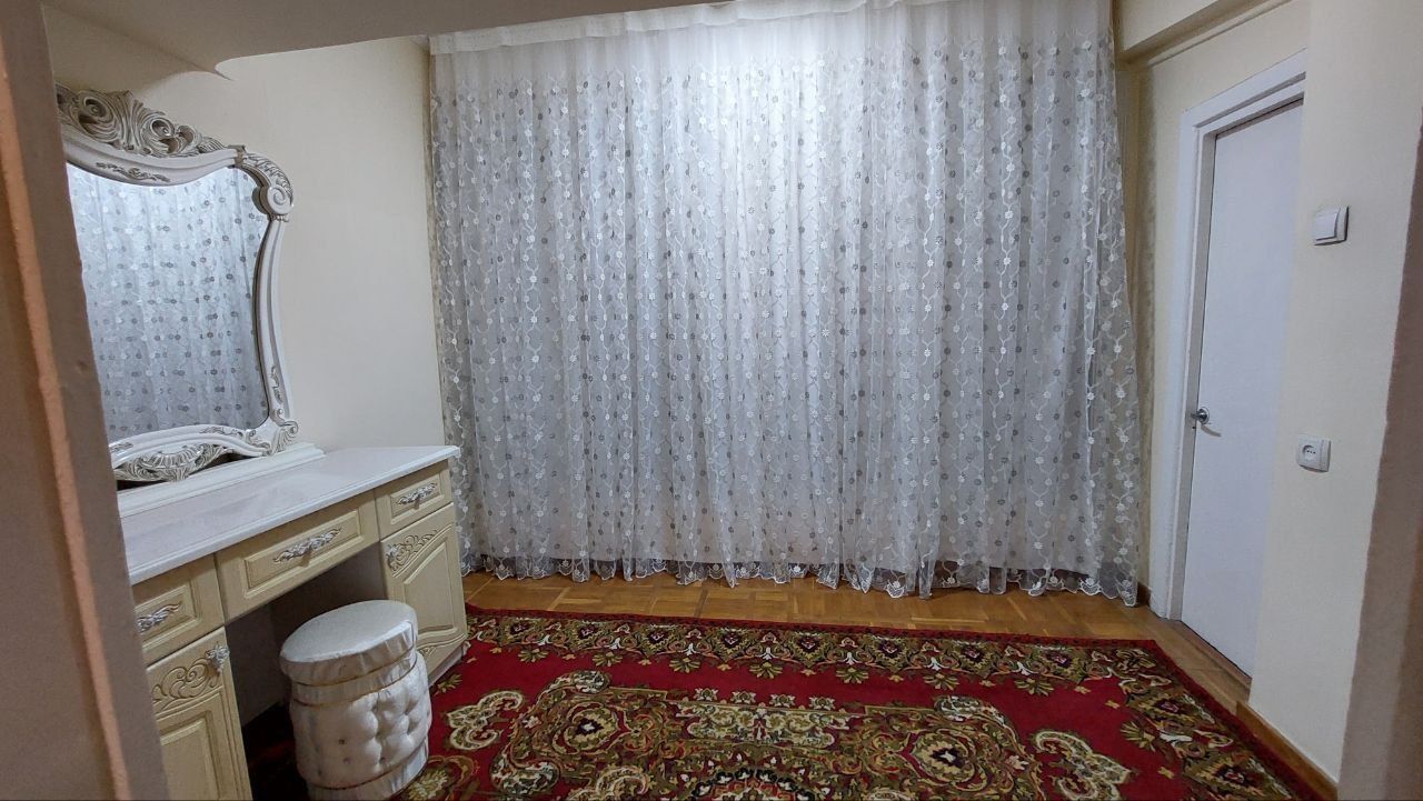 Продаю на Цуме 2х комн. 3 этаж 110 000$