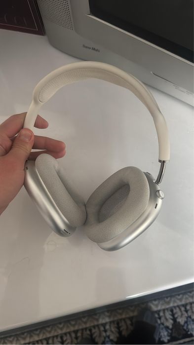 Продам air pods max