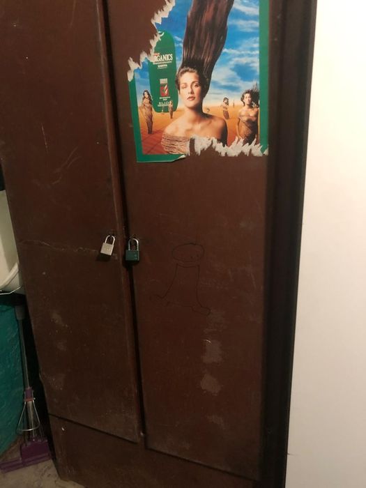 Шкаф железный продам