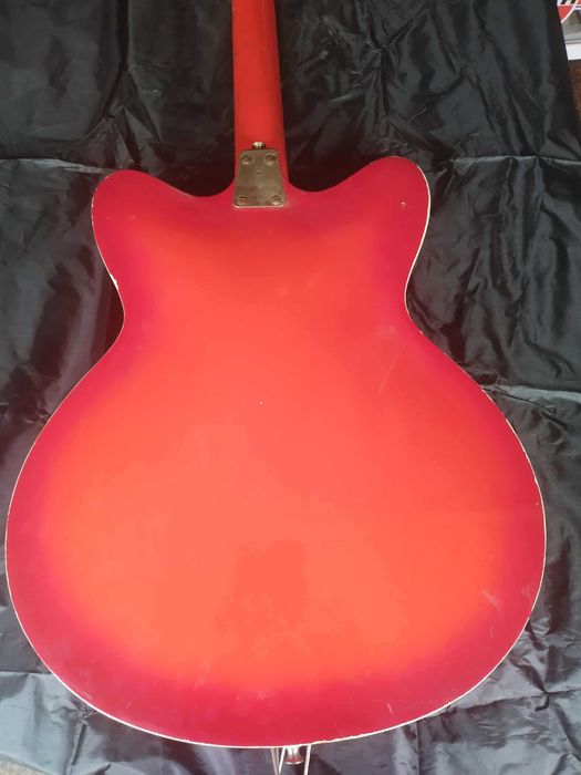 китара полуакустична  Йолана