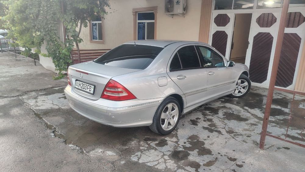 Mercedes Benz 2004 yil naxadu alo sastayaniy 203 kuzuv 9300$ narxi