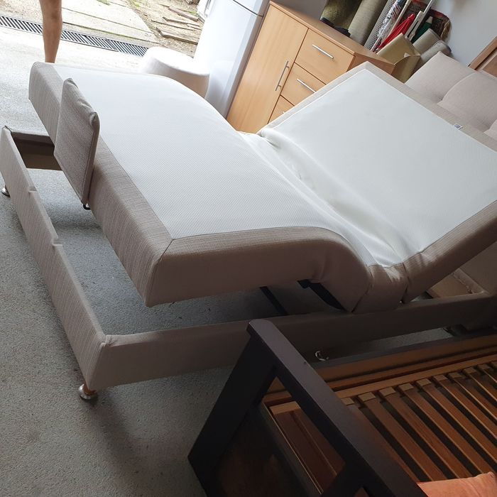 Pat dormitor tapițat 1,20m cu reglaj electric la telecomanda