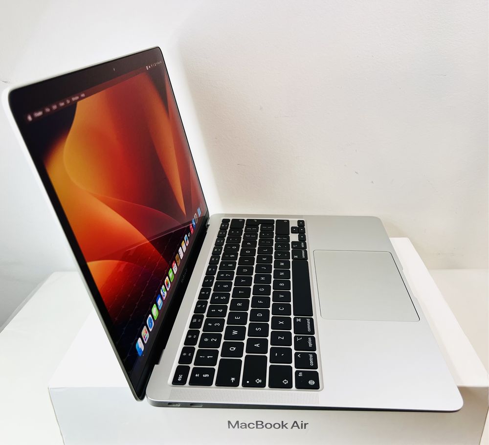 Apple MacBook Air 13inch M1 8RAM 256GB 100% Батерия! Гаранция