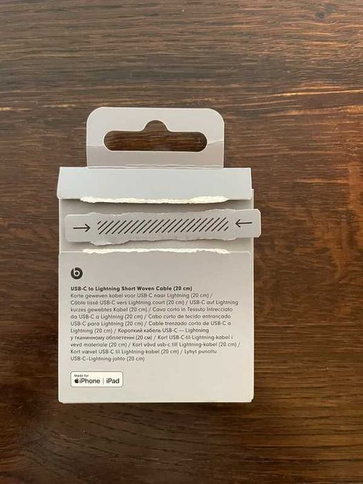 Cablu Beats USB-C la Lightning, 20cm, Woven negru