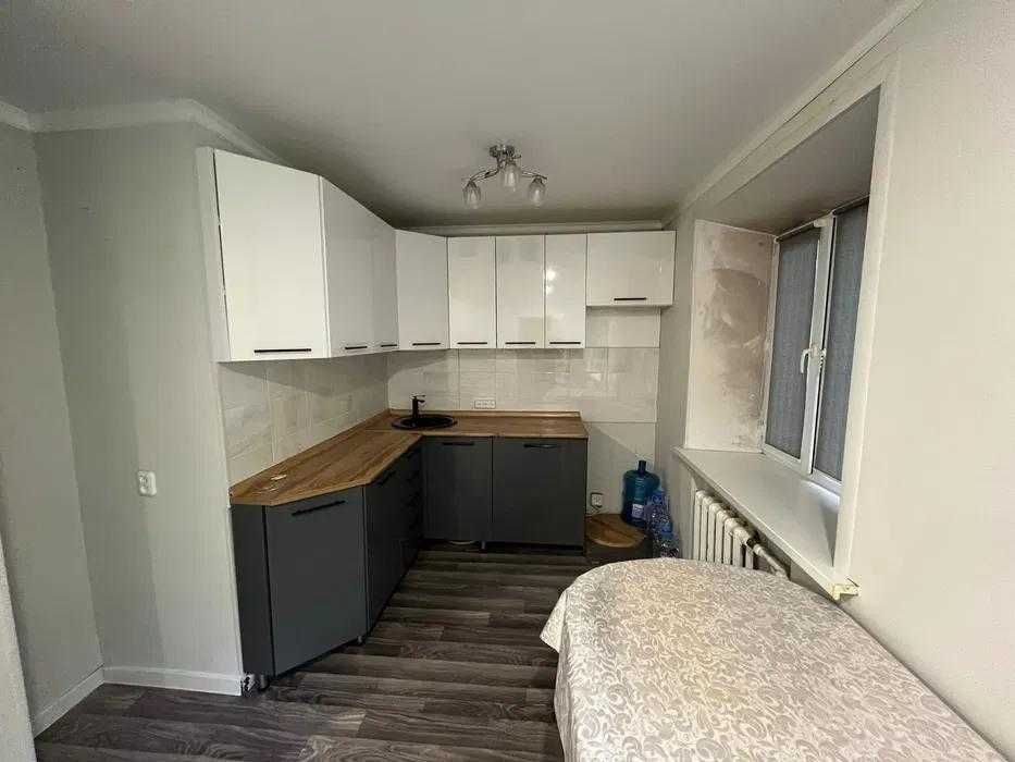 Продаётся 2ком квартира-студия с евроремонтом, частично меблированная.