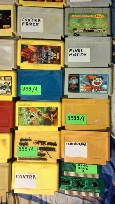 Vând/Schimb 33 casete terminator-nintendo,50 bucata,două fără carcasă.