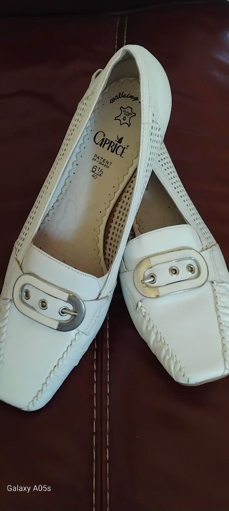 Vând pantofi piele